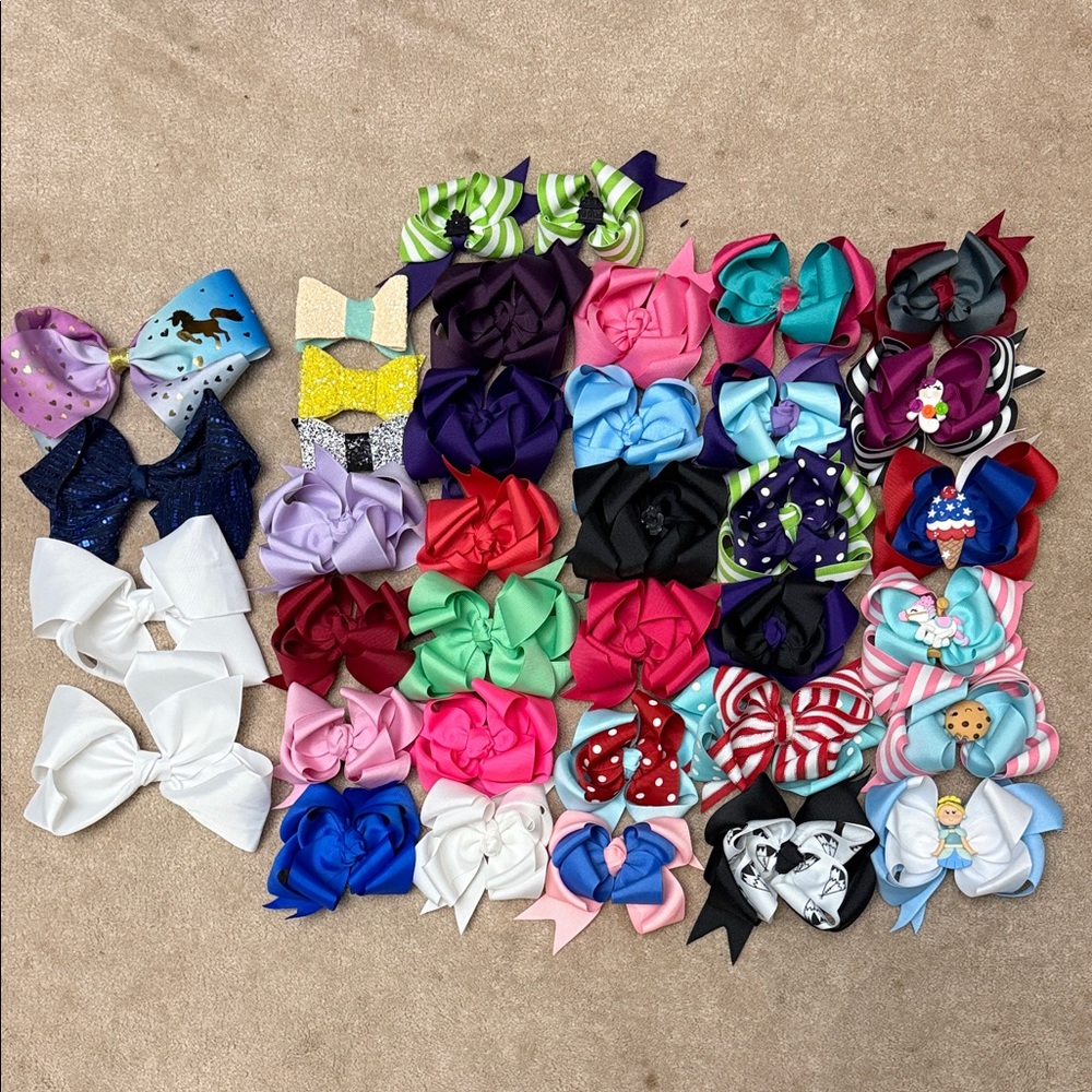Bundle of 37 hairbows, some clay centers, 3-5 inch bows